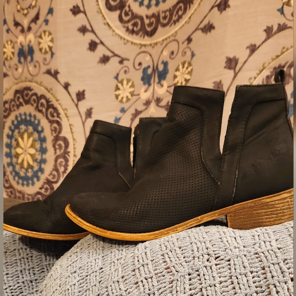 Booties - black